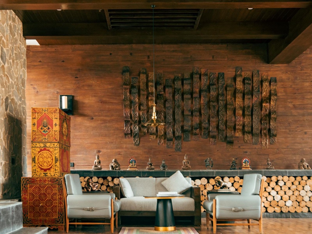 Living room seating at Shinta Mani Mustang A Bensley Collection in Jomsom, Nepal