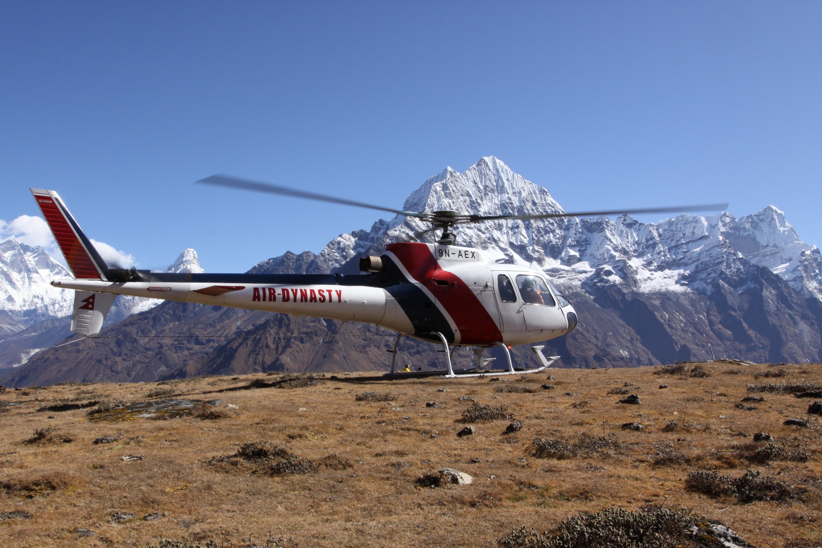 helicopter ker downey, Nepal