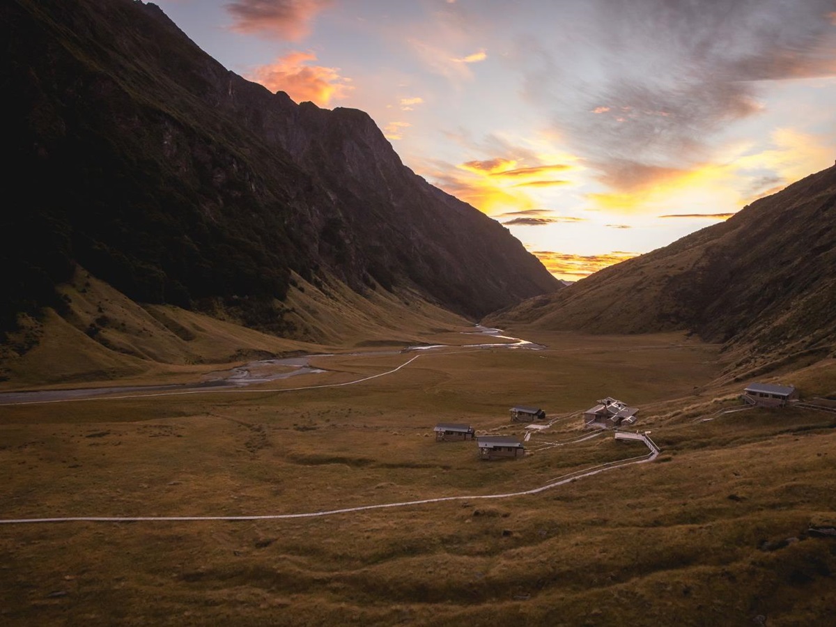 Long exterior view of Minaret Station on New Zealand's South Island