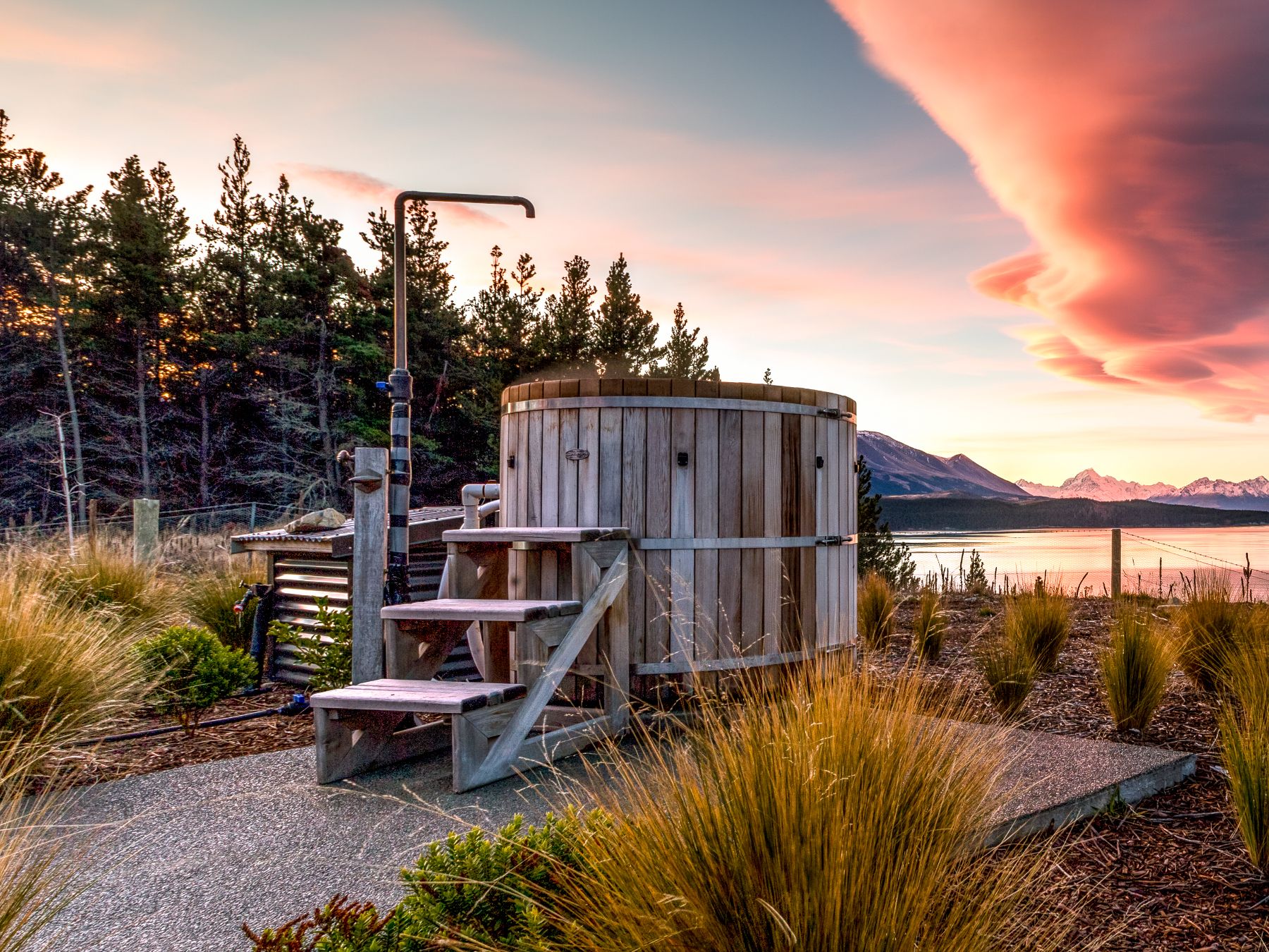 Hot tub at Mt Cook Lakeside Retreat, a luxury lodge in New Zealand