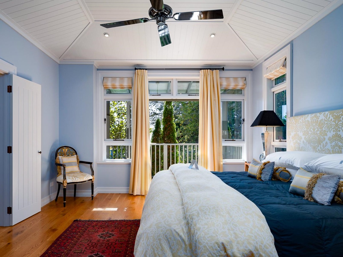Hilliarsd Suite bedroom at at Pihopa Retreat in Nelson, New Zealand