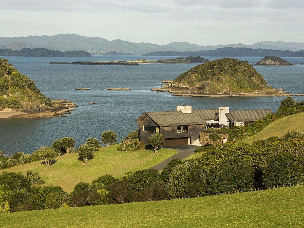 The Landing New Zealand The Gabriel exterior with views over the bay