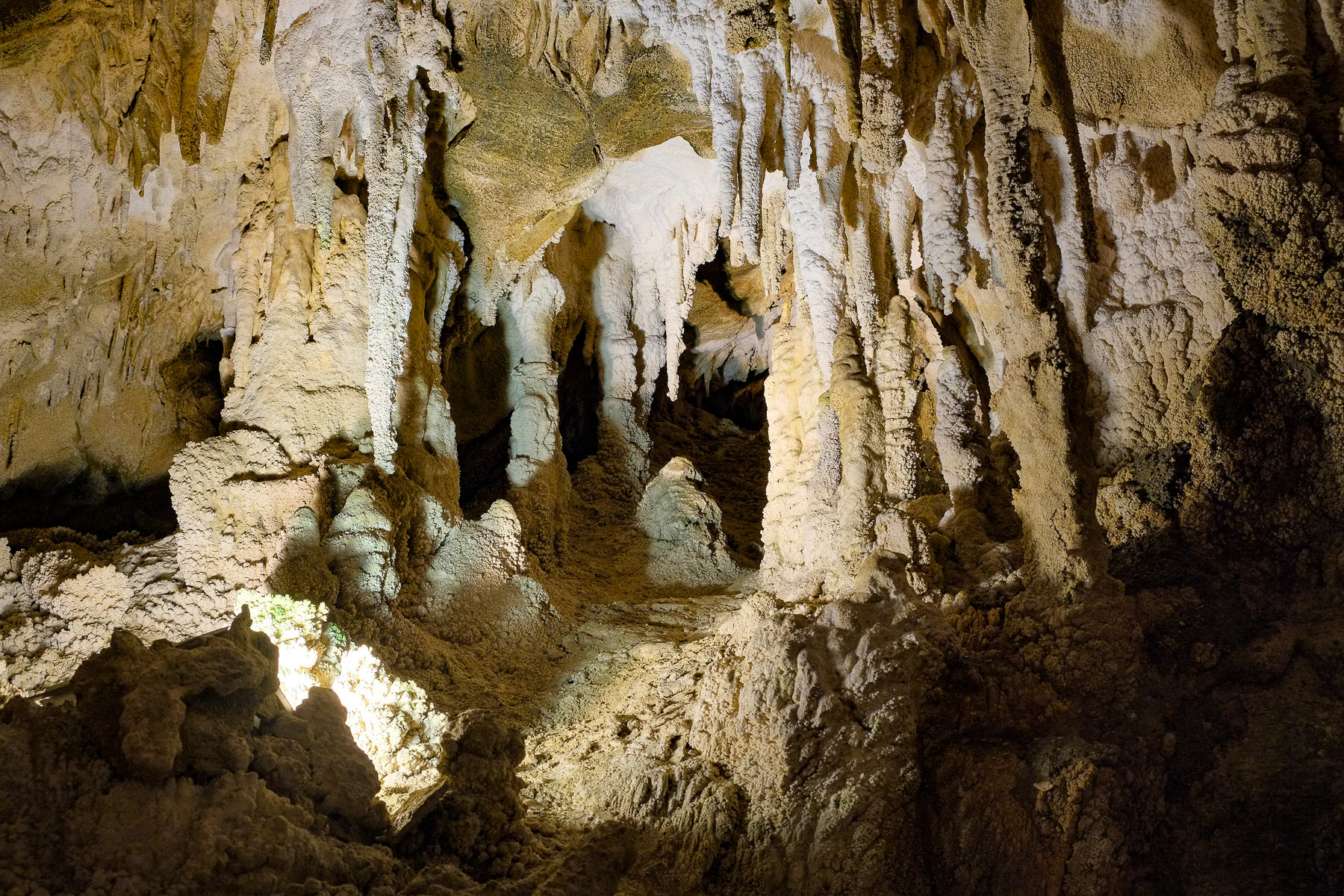 Ngarua Caves in New Zealand