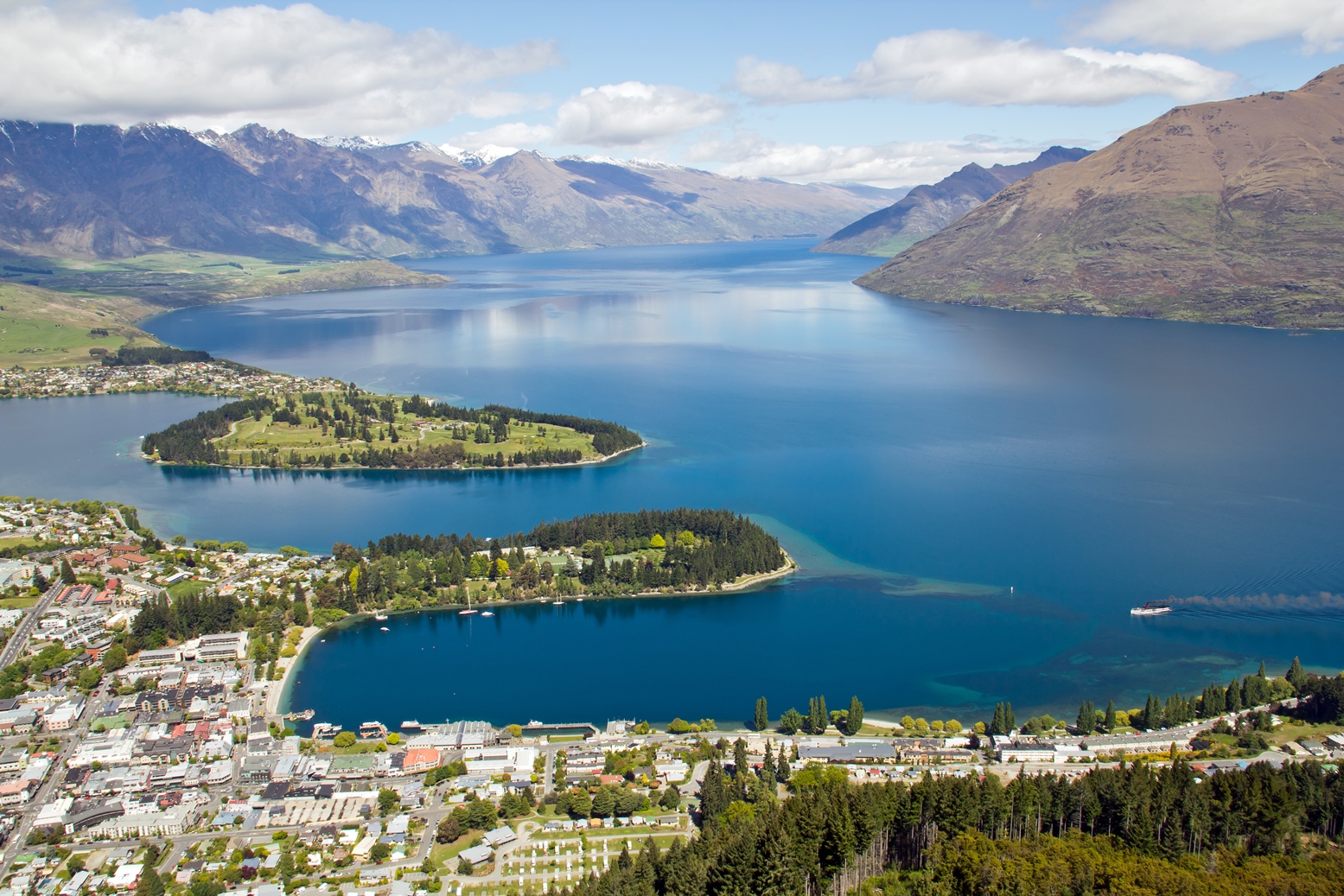 Lake Wakatipu in Queenstown