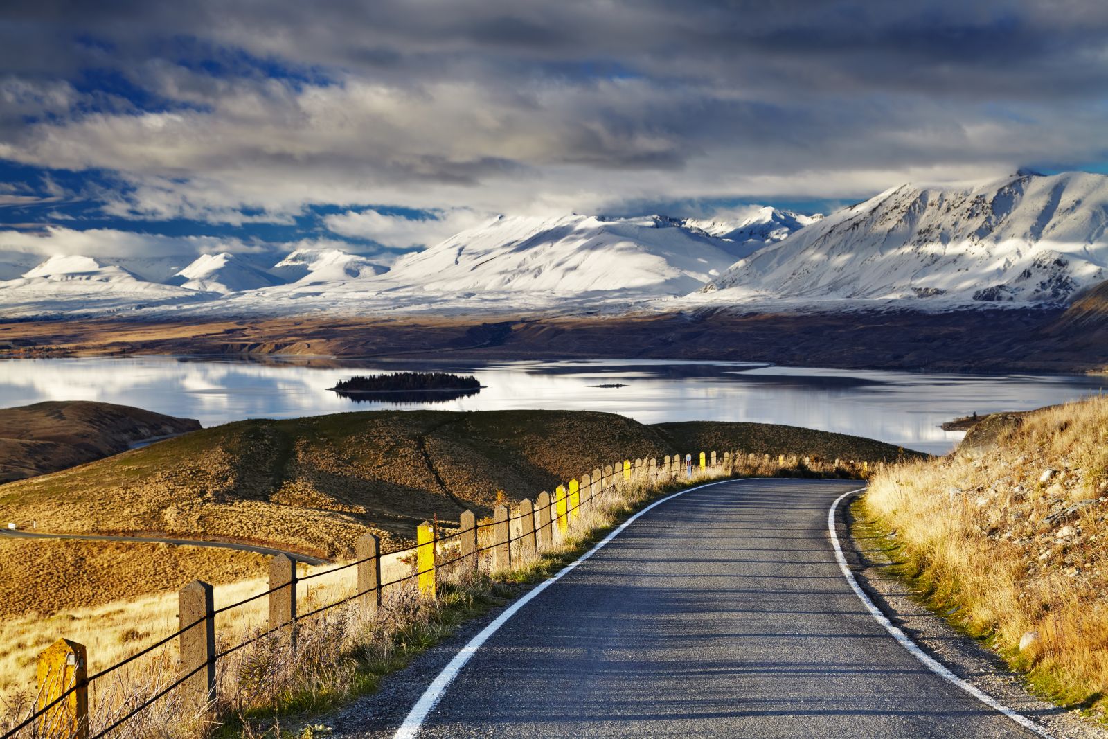 Alpine scenery south island new zealand