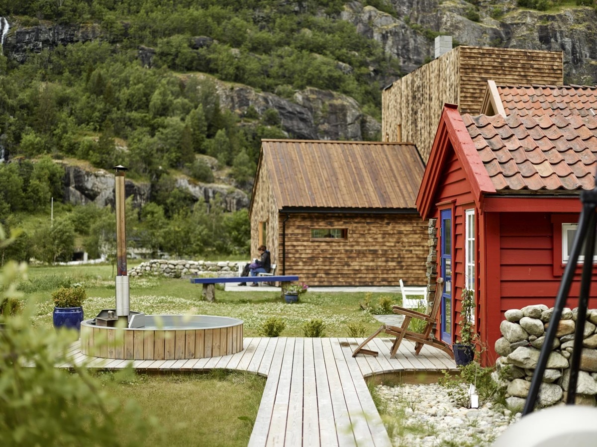 Exterior view of main buildings at 29-2 Aurland in Norway