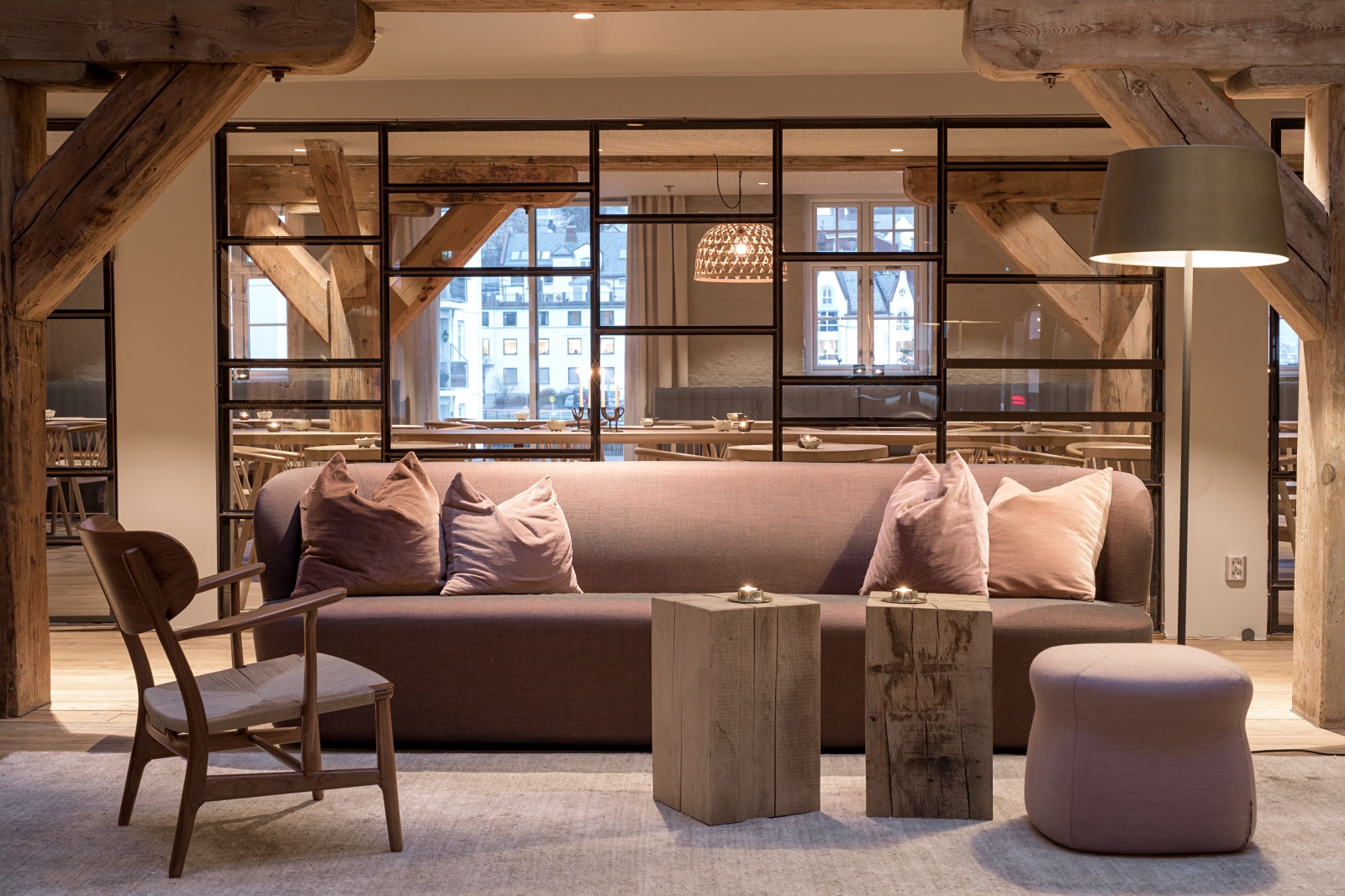 Lounge area at Hotel Brosundet