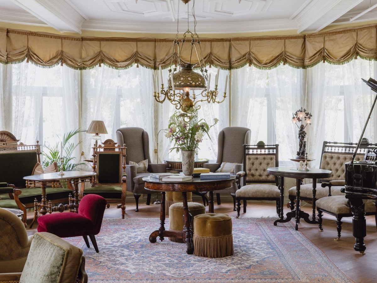 Luxury Hotel in Norway Hotel Union Oye Traditional Seating Area with Grand Piano