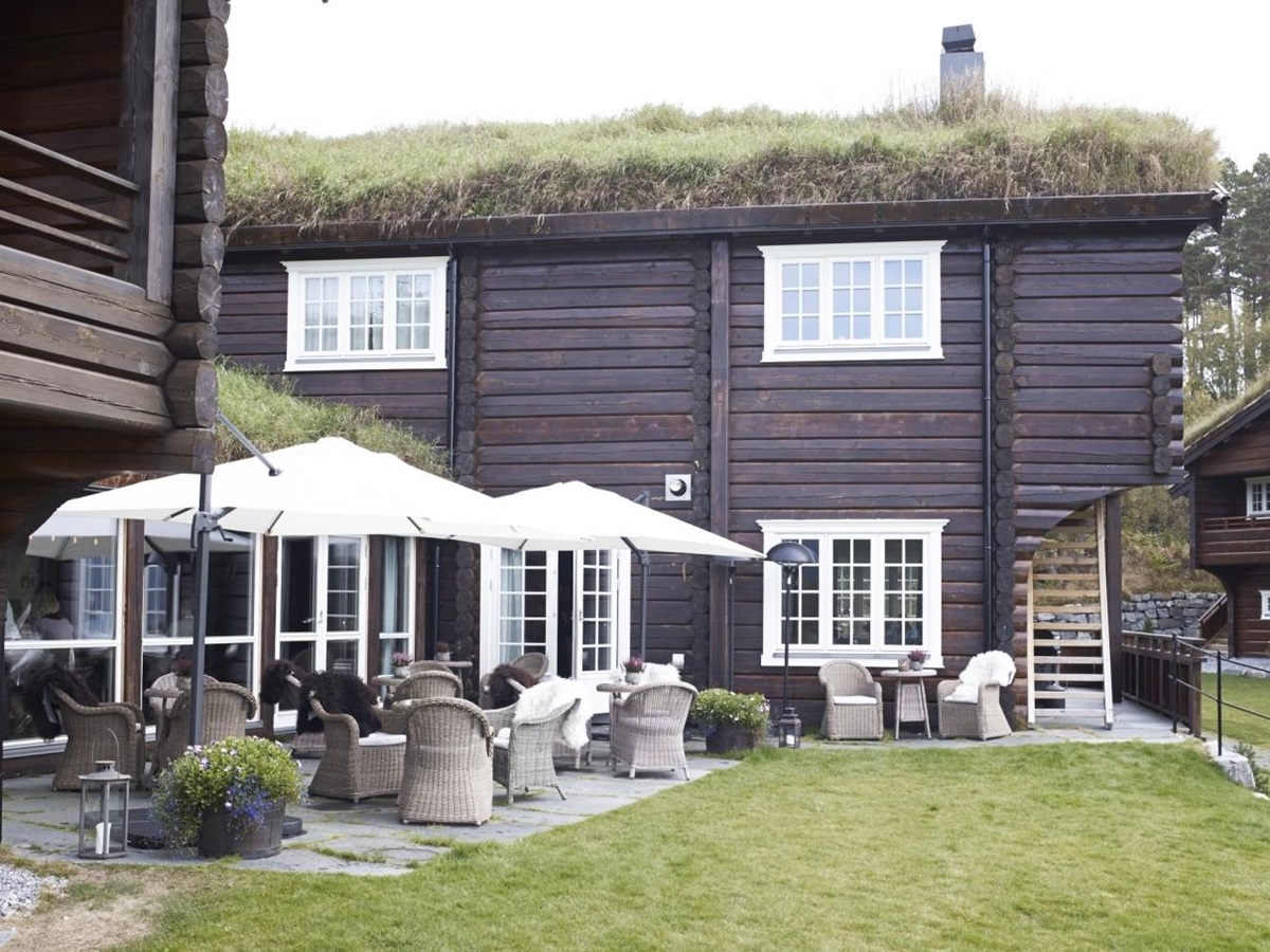 Courtyard view of Storfjord Hotel in Norway