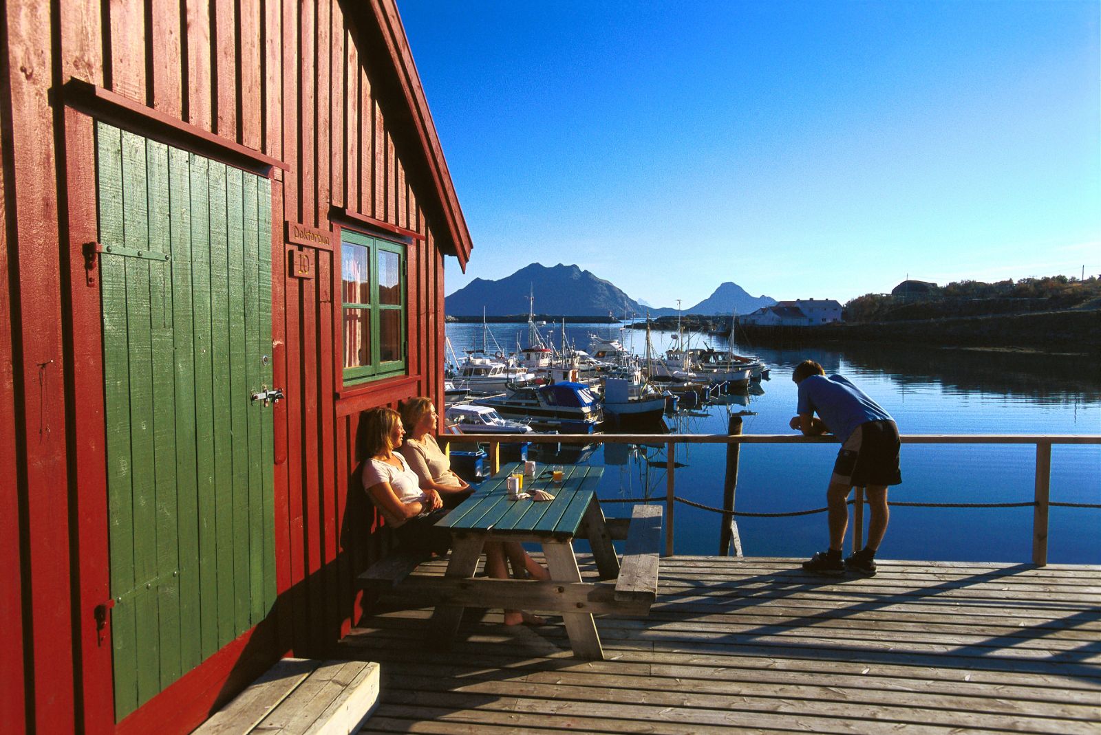 Lofoten Islands during the summer (Credit: Terje Rakke - VisitNorway))