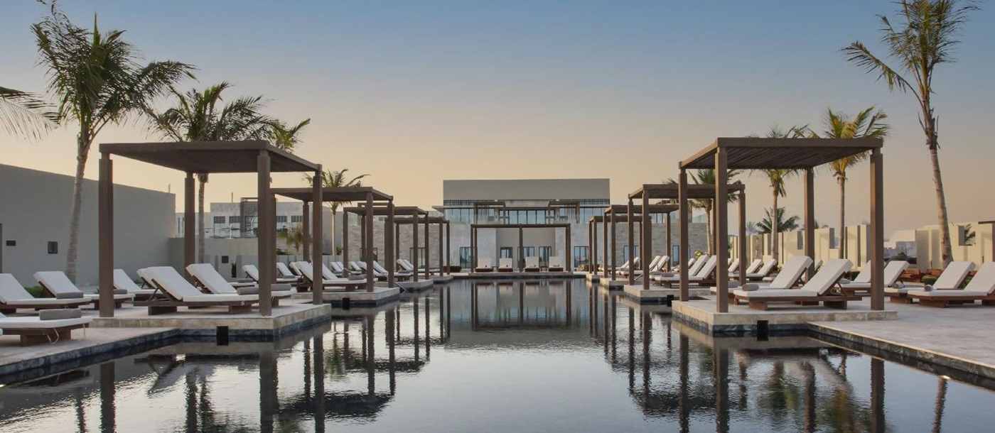 The outdoor pool at Alila Hinu Bay Oman
