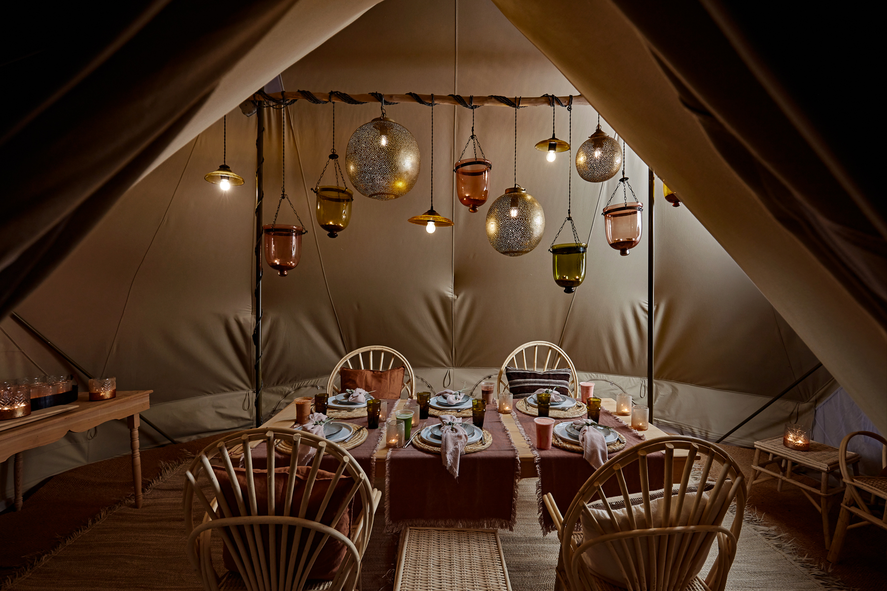 Dinner table tent at Magic Camps Wahiba Sands in the Sharqiya Sands in Oman