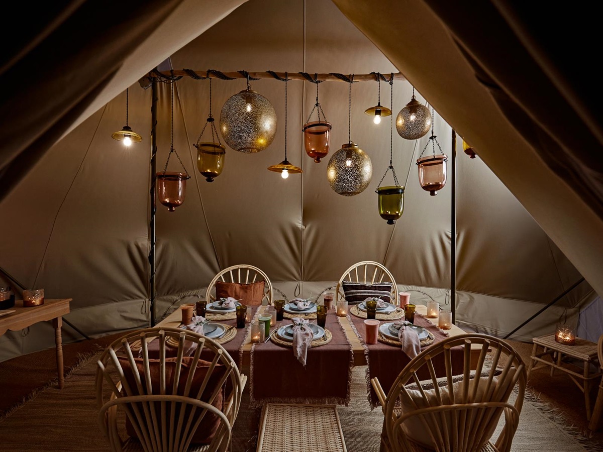 Dinner table tent at Magic Camps Wahiba Sands in the Sharqiya Sands in Oman
