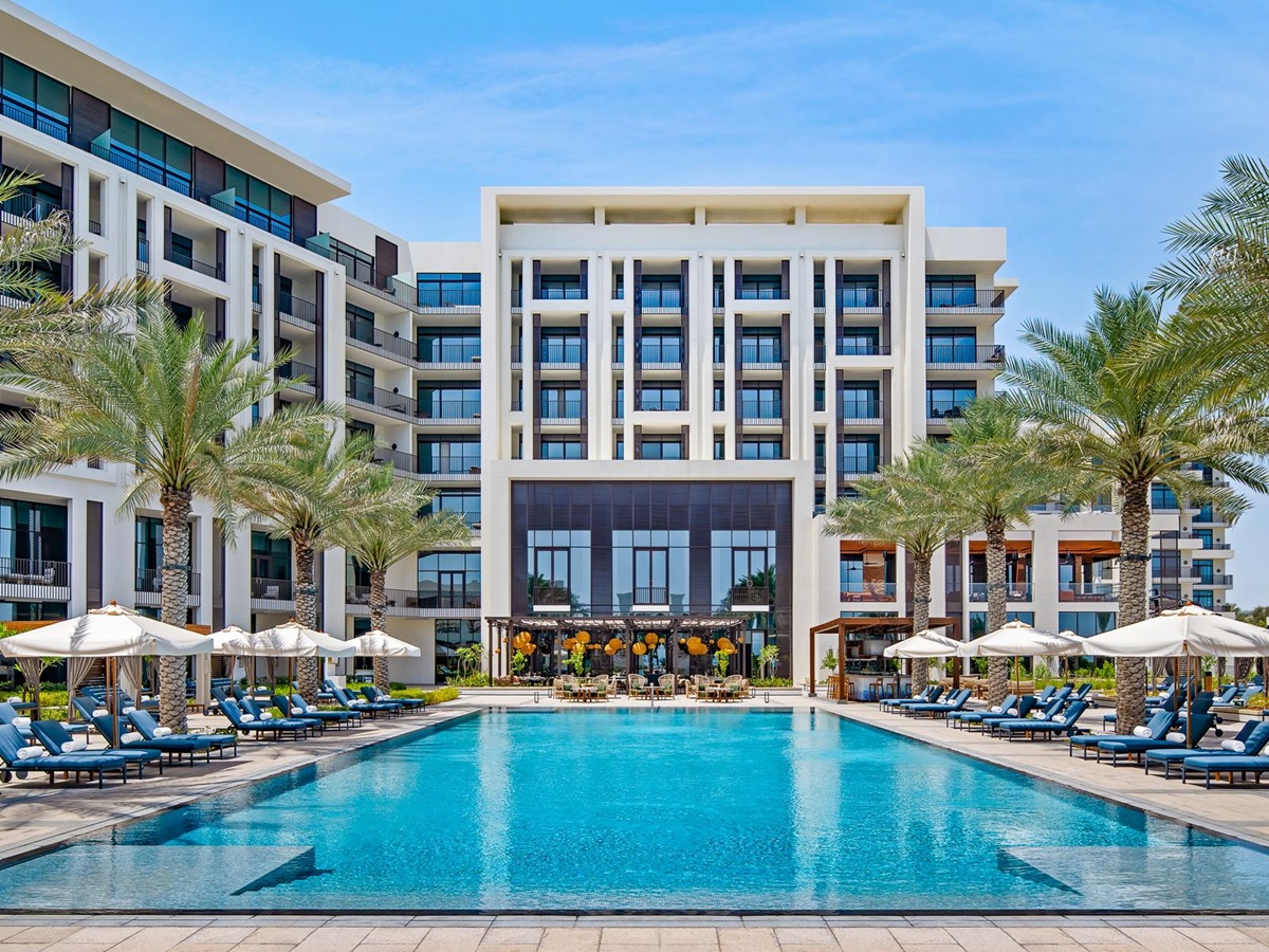 Swimming pool at the Mandarin Oriental Muscat in Oman