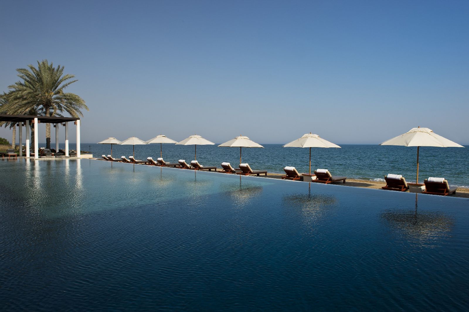 The Chedi infinity pool at the Chedi Muscat in Oman