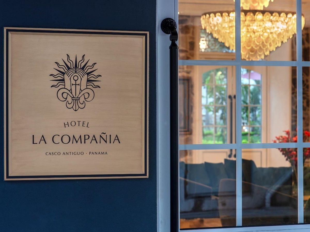 Facade of Hyatt's Hotel La Compania in Panama City