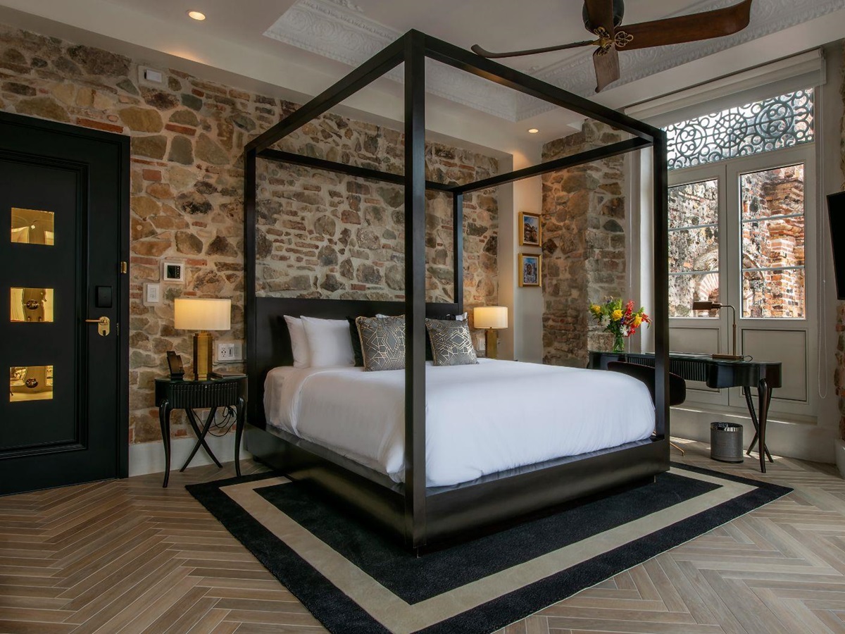 Four poster bed in a guest suite of Hyatt's Hotel La Compania in Panama City