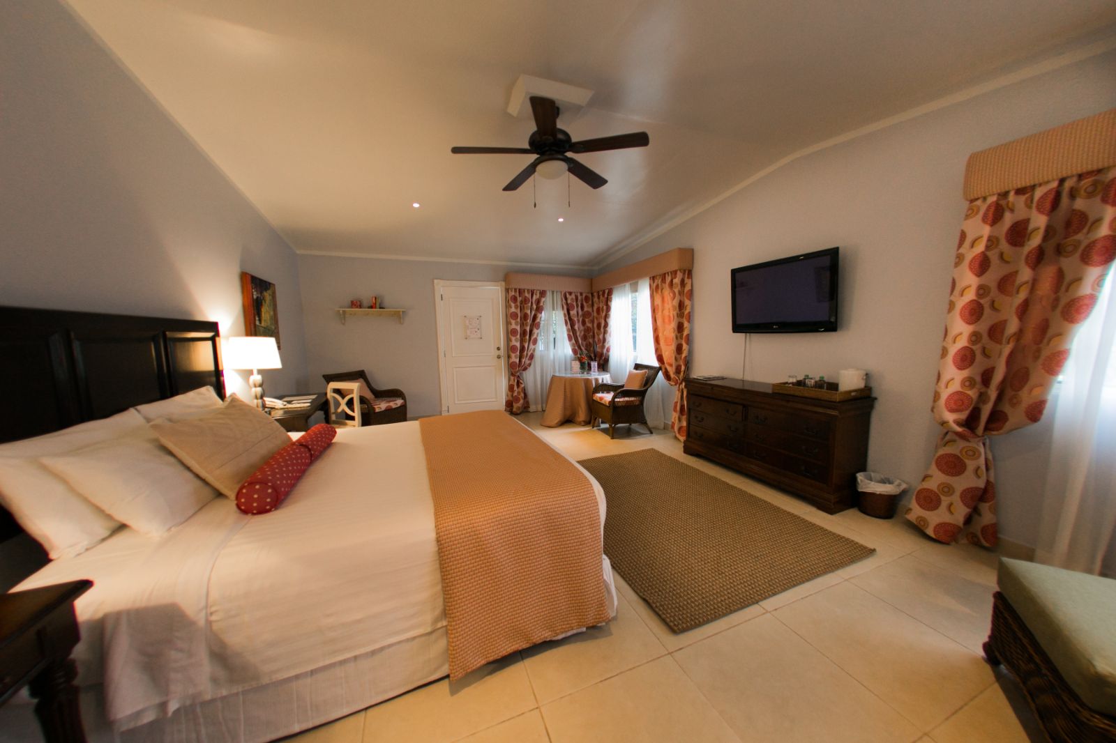 Junior suite at Hotel Panamonte in the Chiriqui region of Panama