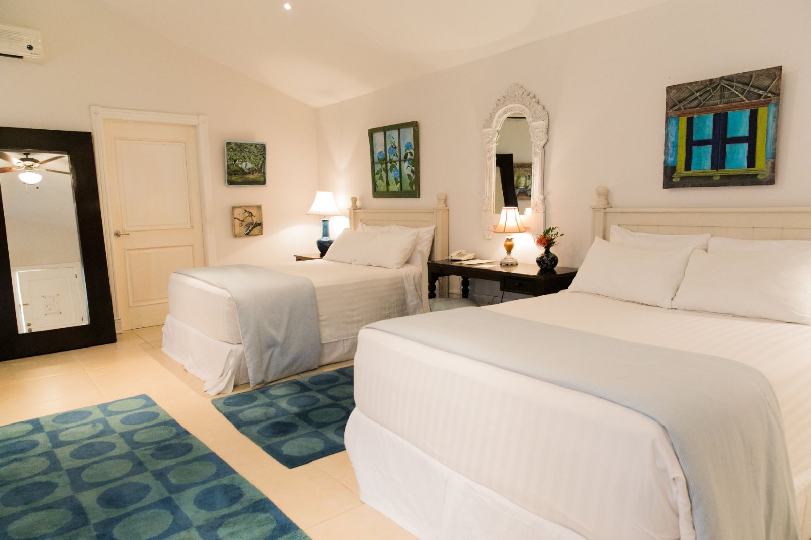 Twin room at Hotel Panamonte in the Chiriqui region of Panama