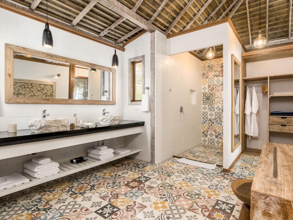 Gust suite bathroom at Nayara Bocas Del Toro resort in Panama