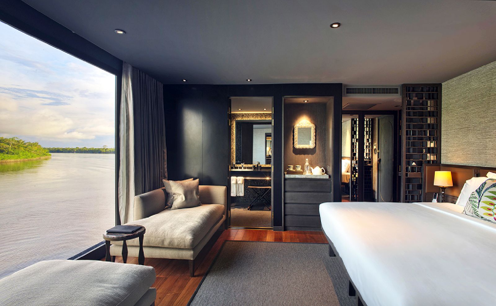 Luxurious suite on board the Aqua Nera Amazon cruise in Peru