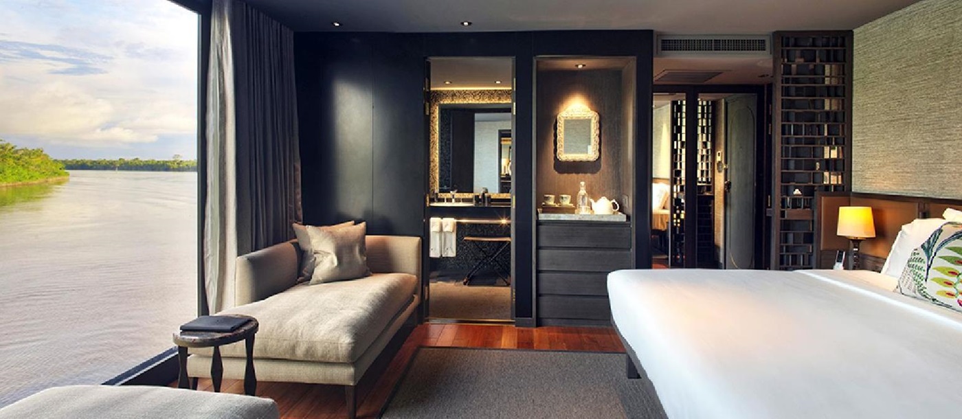 Luxurious suite on board the Aqua Nera Amazon cruise in Peru
