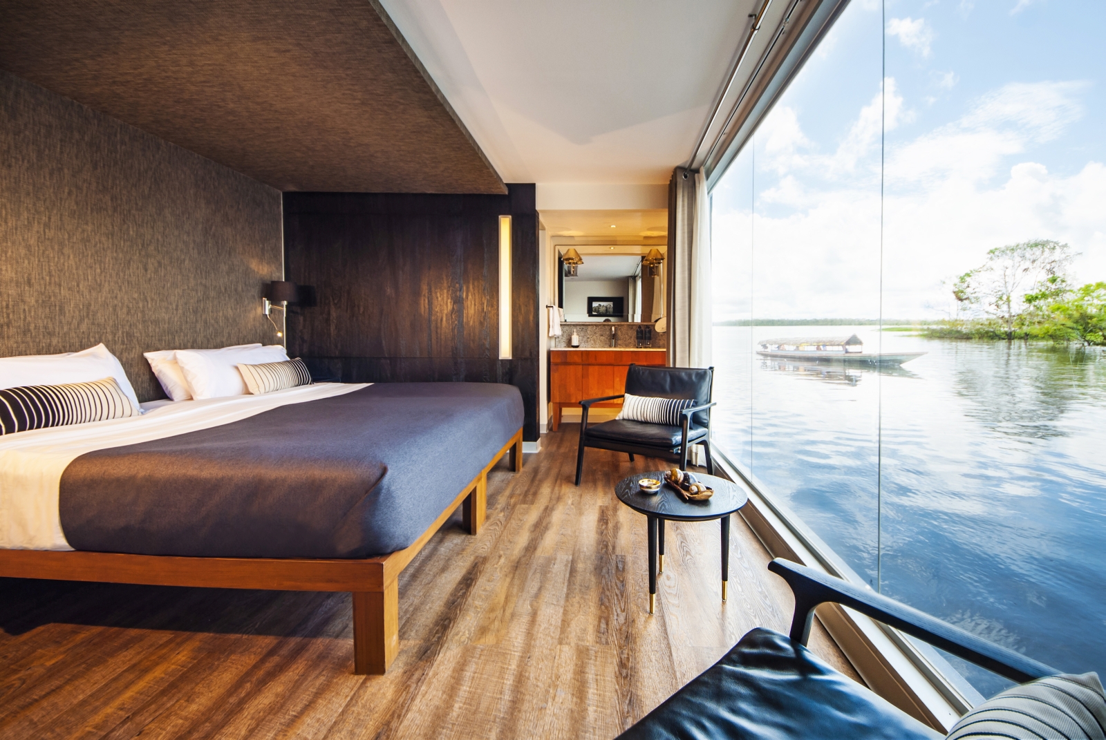 Design Suite on board Aria Amazon in Peru