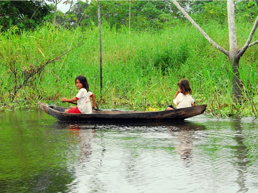 Canoes onboard Delfin 1 in Peru