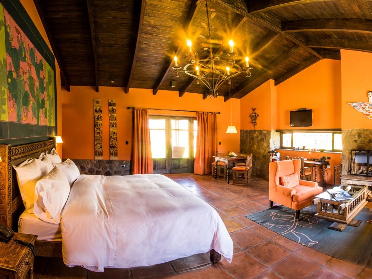 deluxe room at hotel sol y luna, peru