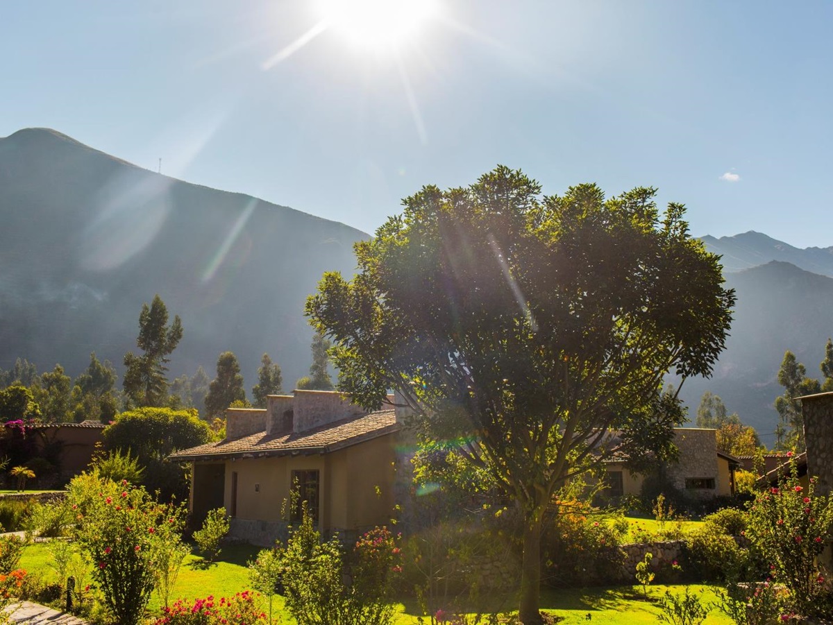 exterior view of hotel sol y luna in peru