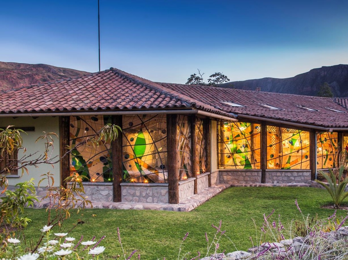 exterior view of hotel sol y luna, peru