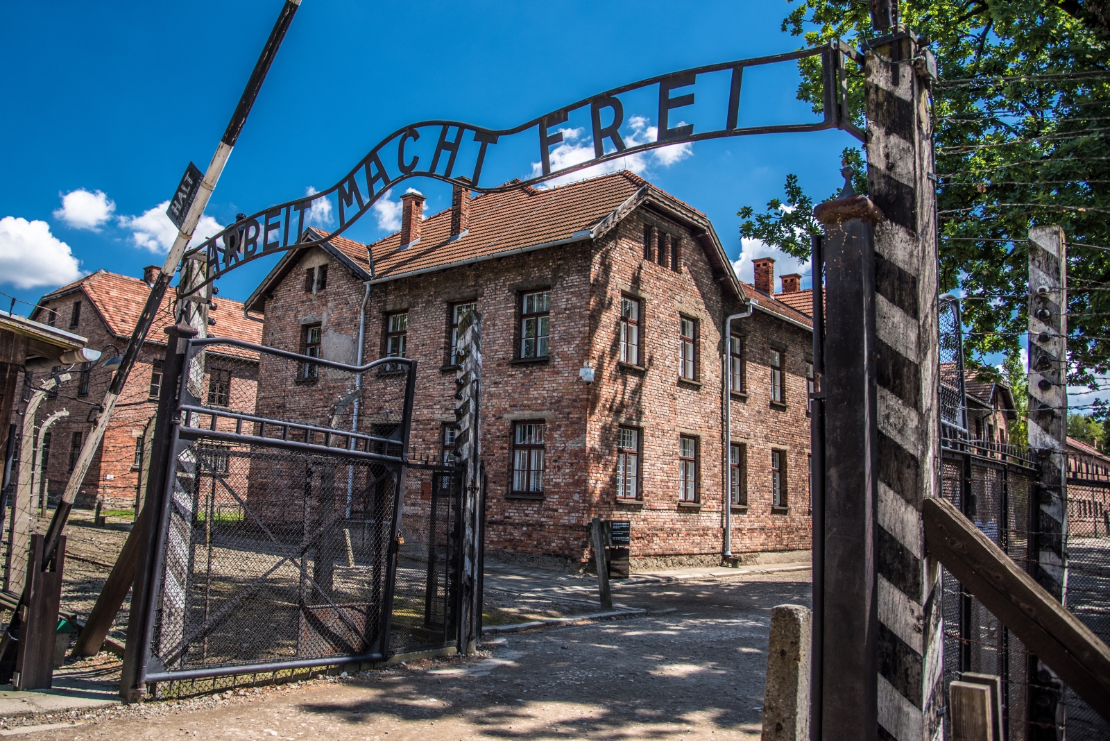 Arbeit Macht Frei sign above gates at Auschwitz in Poland