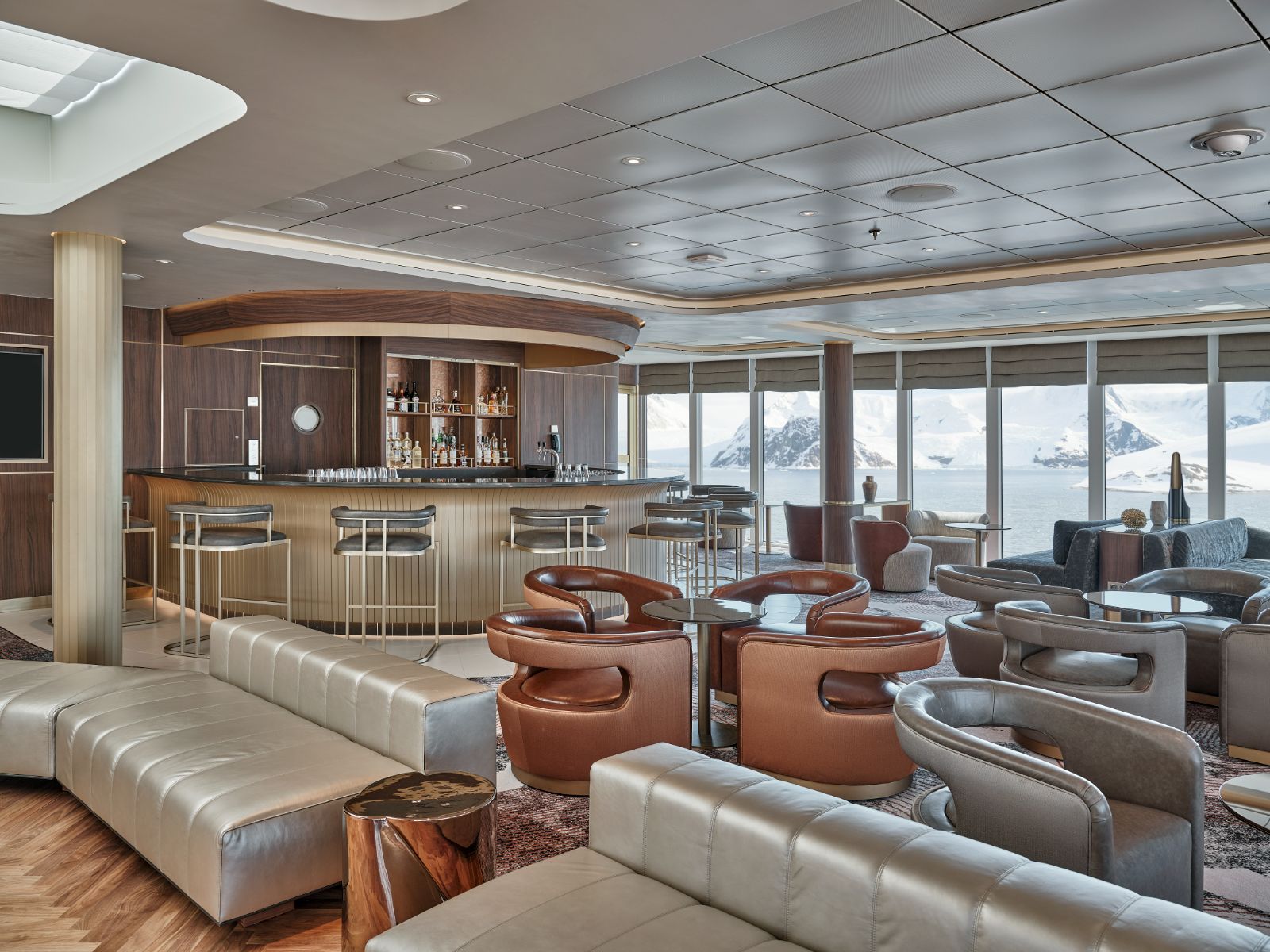 Observation Lounger on board the Silver Endeavour luxury cruise liner