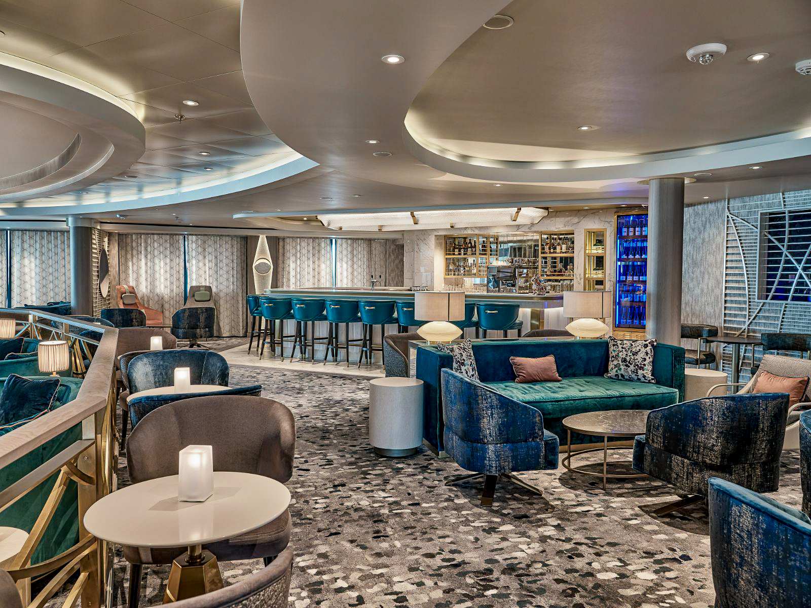 Guest lounge onboard the SIlversea Silver Cloud in the Arctic