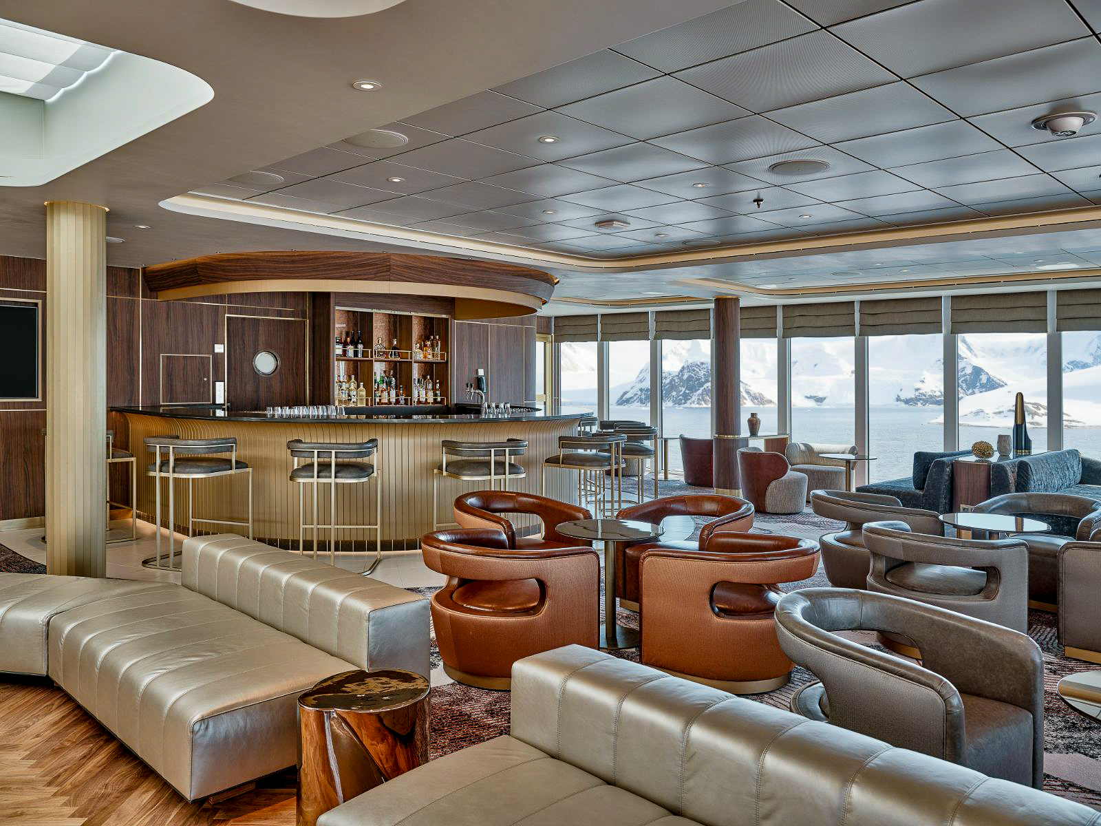 Observation Lounge onboard the Silversea Silver Endeavour in the Arctic