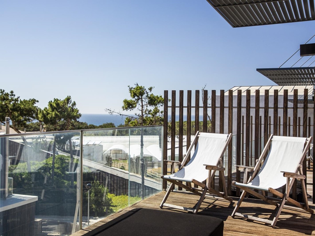 verandah with two loungers