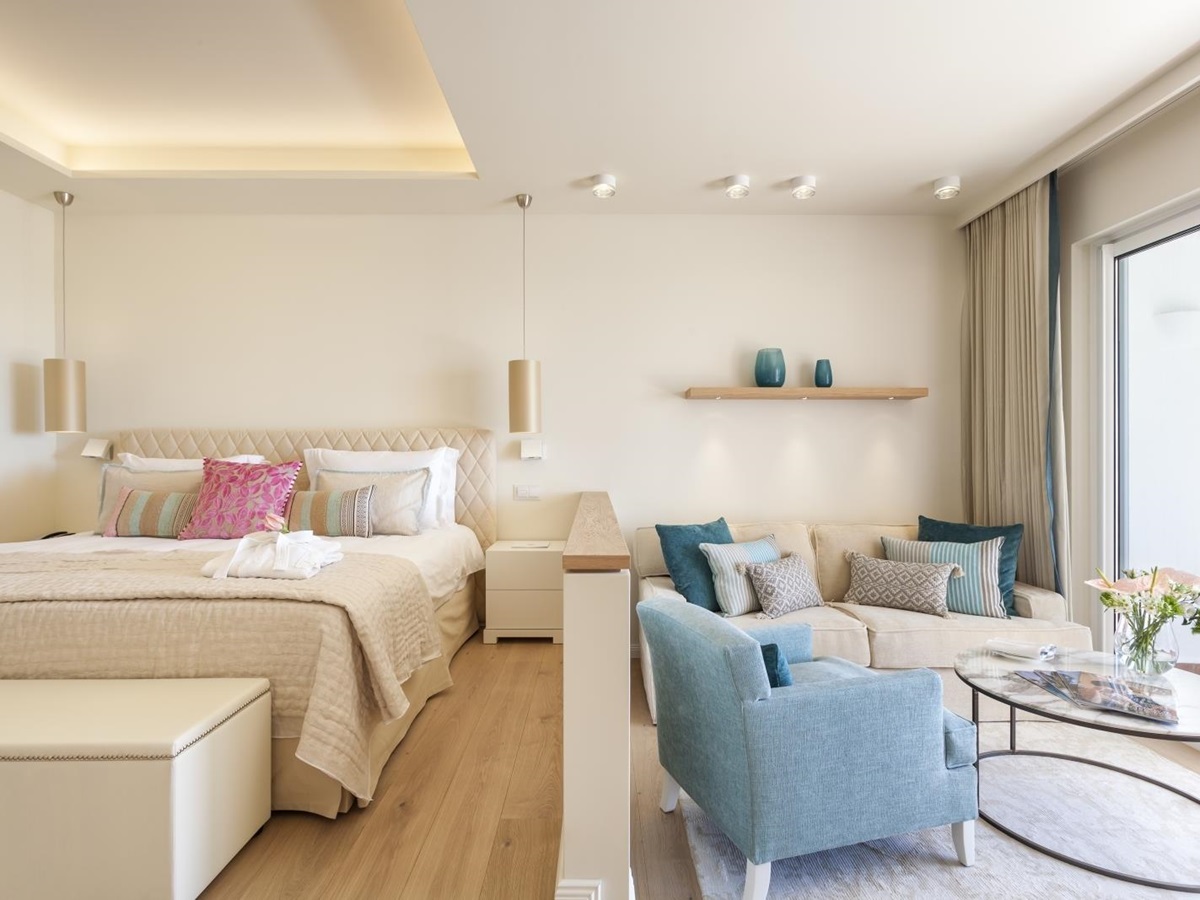 La Residencia deluxe room at Vila Vita Parc in Portugal