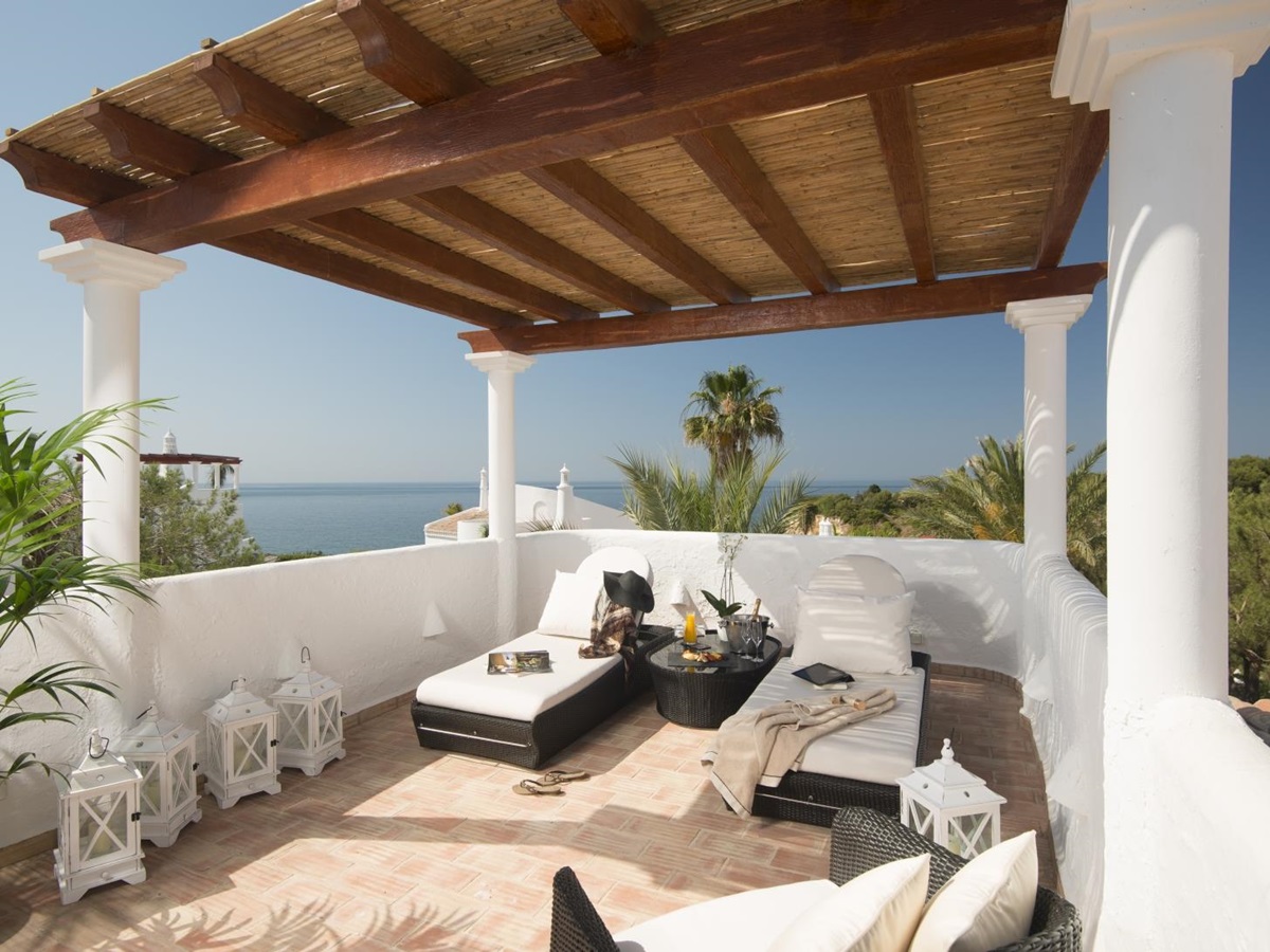 Oasis suite with premium rooftop terrace at Vila Vita Parc in Portugal