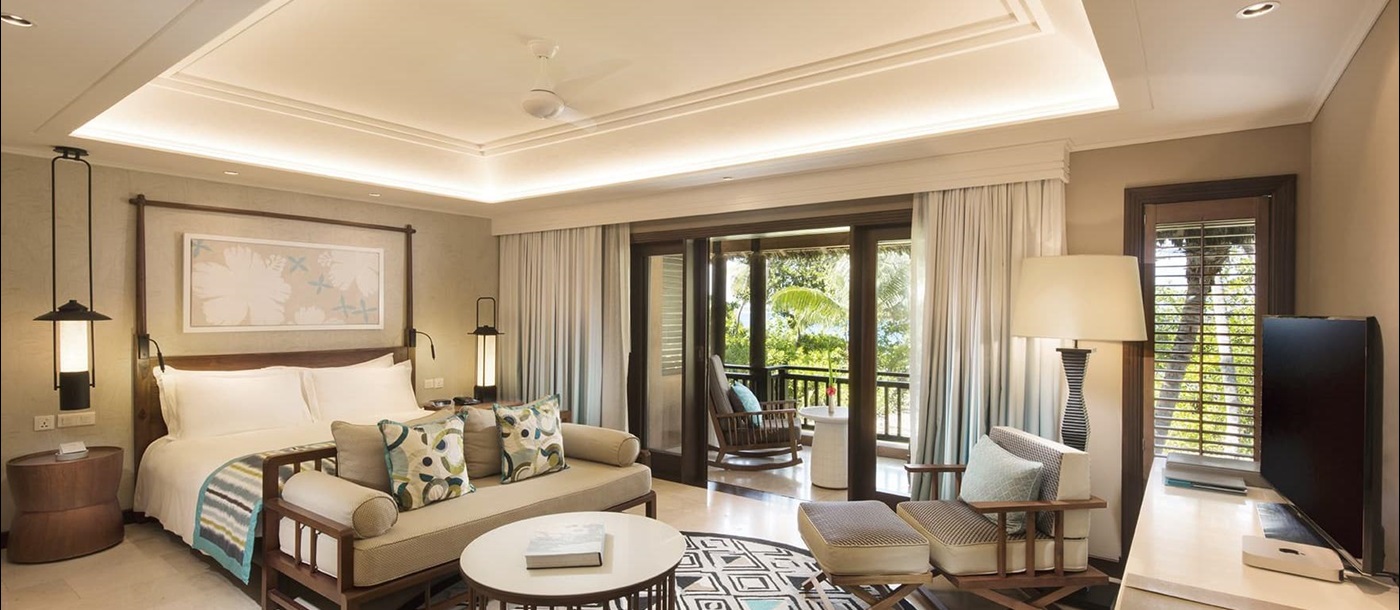bedroom of the junior suite of Constance Lemuria, Seychelles