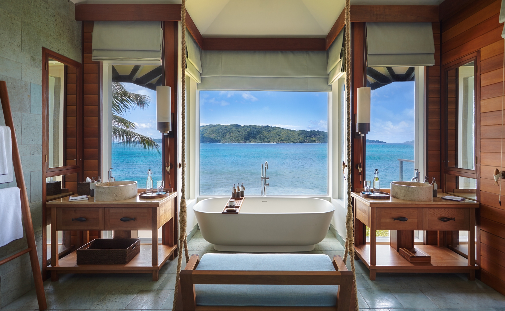 bathroom in Raffles, Prasin, Seychelles