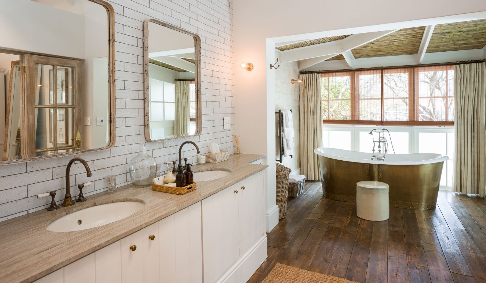 Bathroom of Gelatenheid Cottage at Akademie Street Boutique Hotel in Cape Town