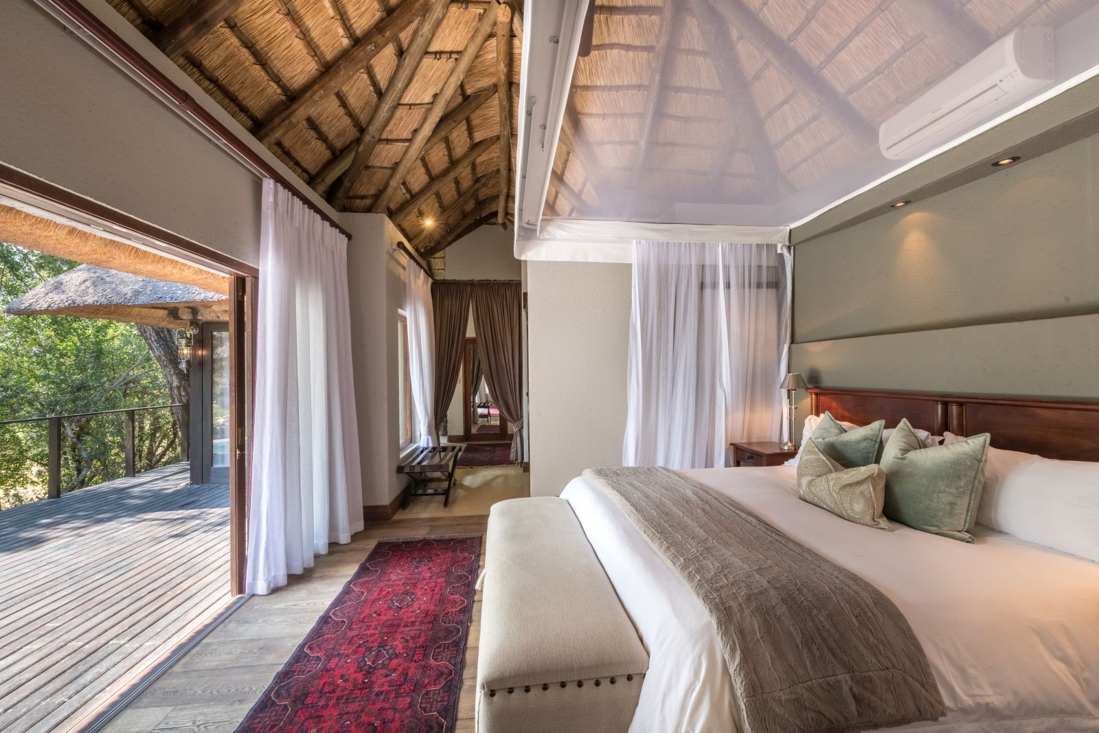 Bedroom at Dulini in South Africa 
