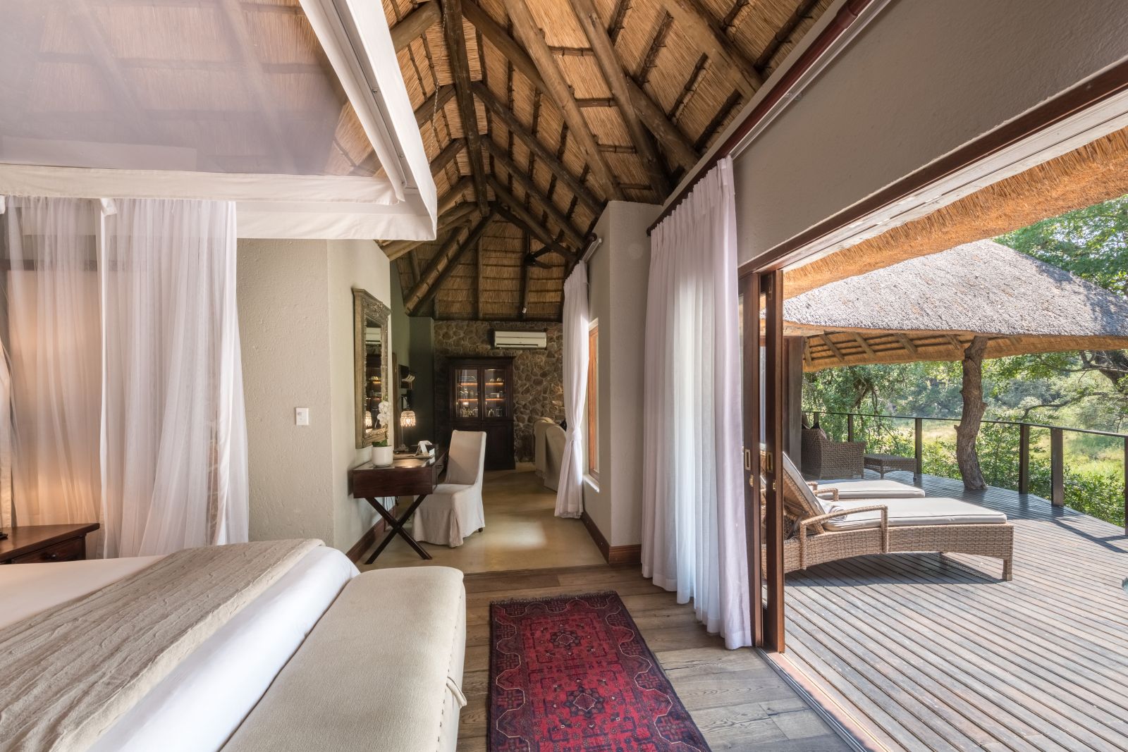 Bedroom with verandah at Dulini in South Africa 