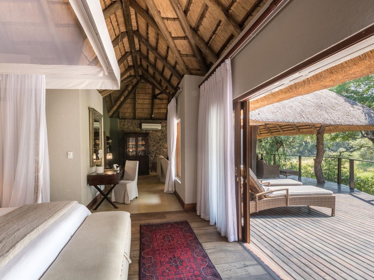 Bedroom with verandah at Dulini in South Africa