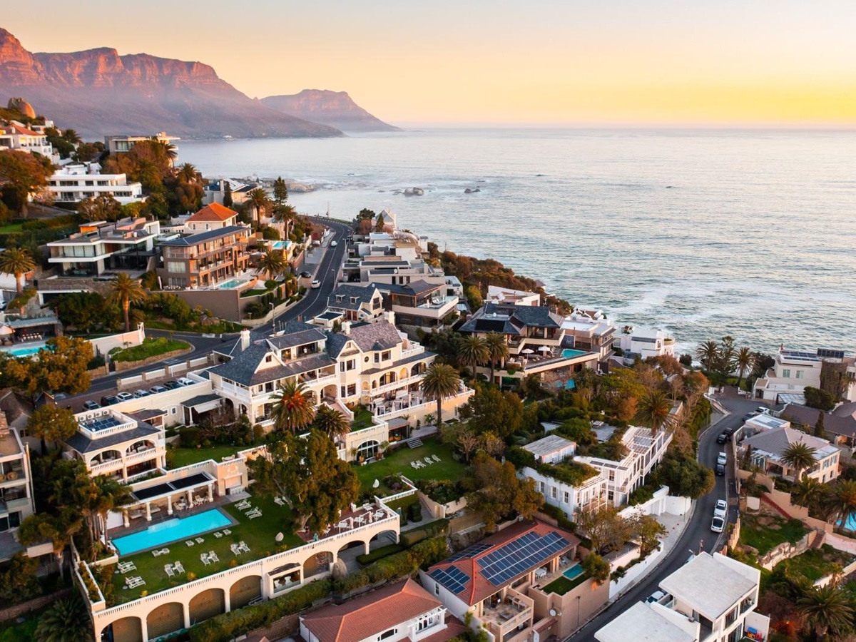 Aerial view of luxury hotel Ellerman House above Bantry Bay in Cape Town