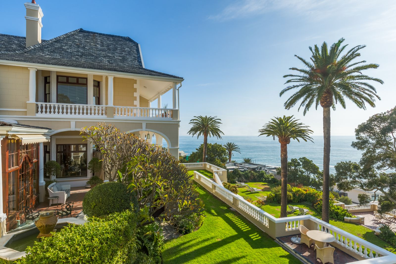 Exterior shot of luxury hotel Ellerman House in Cape Town