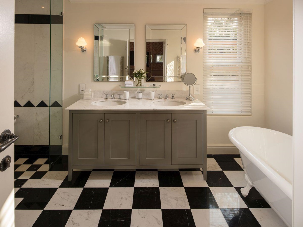Four quarter suite bathroom at Le Quartier Francais in South Africa