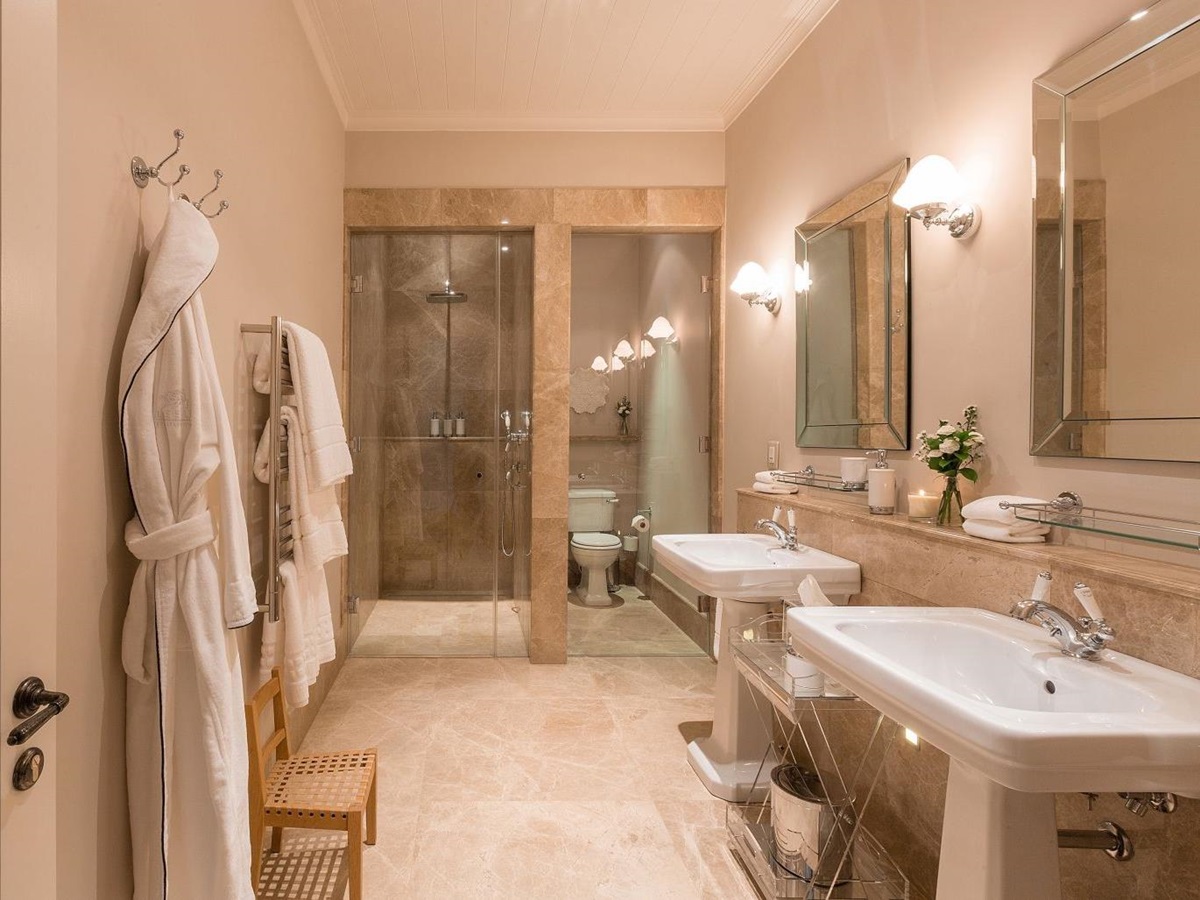 Classic room bathroom at Leeu Estates in South Africa