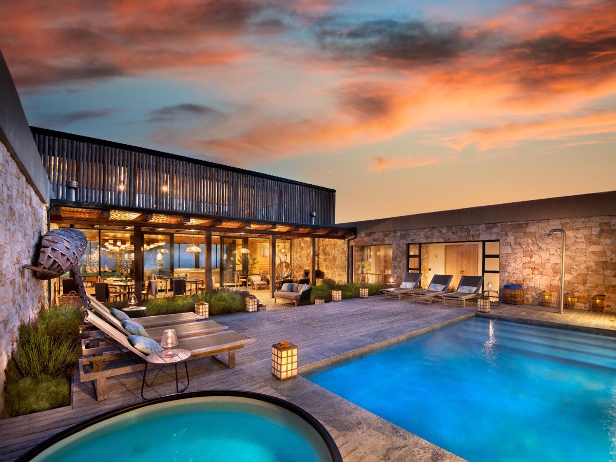 Swimming pool and jacuzzi in the courtyard at Morukuru Beach Lodge in the De Hoop Nature Reserve