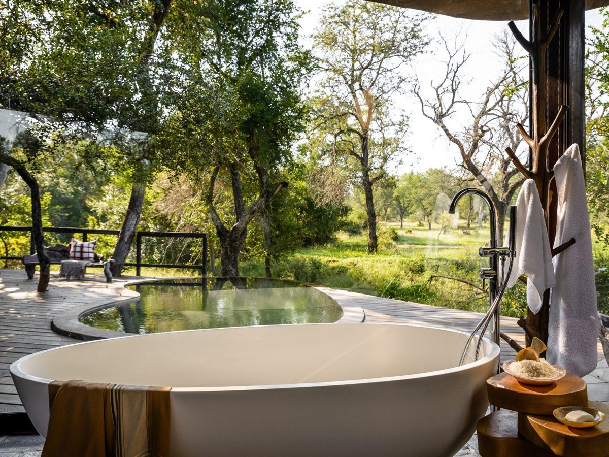 Bathtub at Singita Boulders Lodge in South Africa